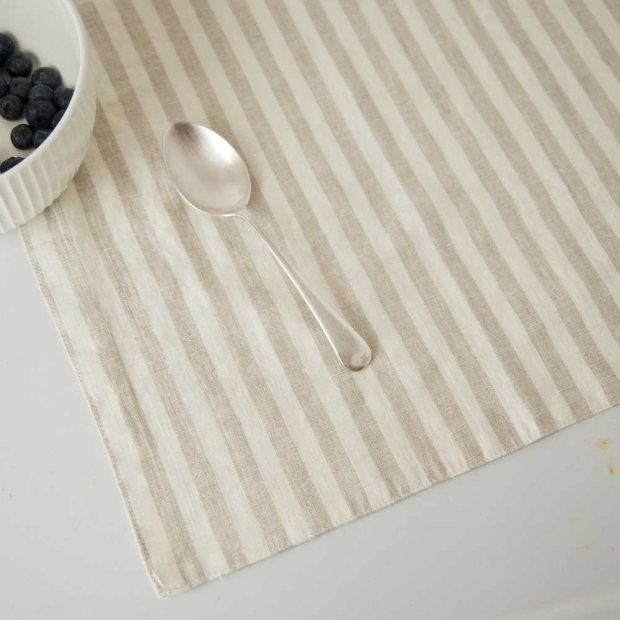 Linen Table Runners view 2