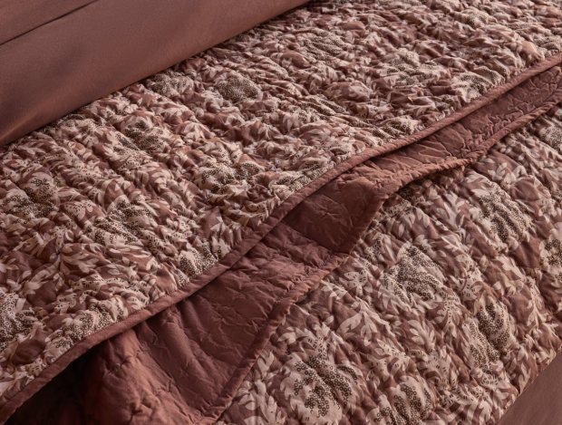 Robles Handstitched Quilt view 4